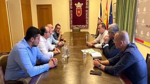 Reuni&oacute;n en Delegaci&oacute;n del Gobierno/ Cedida