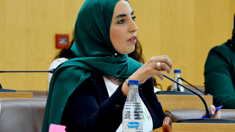 Fatima Hamed, portavoz de MDYC, durante una sesi&oacute;n plenaria / Alejandro Castillo