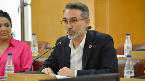  Sebasti&aacute;n Guerrero, durante el transcurso de una sesi&oacute;n plenaria / Alejandro Castillo 