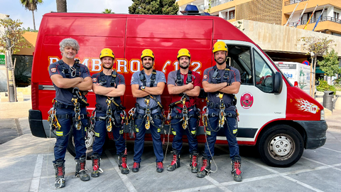 Parte del Equipo de Rescate Vertical del SEIS tras la comprobaci&oacute;n de uno de los escenarios este jueves / Daniel Hern&aacute;ndez