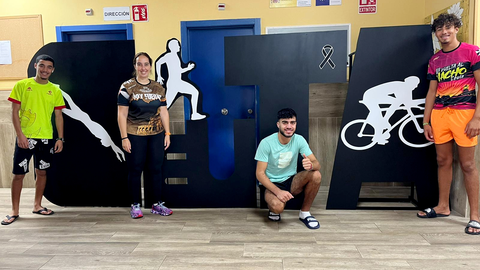 Este es el photocall elaborado por los menores de 'La Esperanza' para la Copa de Europa de Triatl&oacute;n