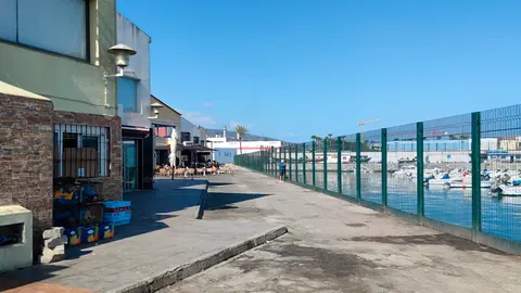Zona del puerto desde donde se producen los saltos