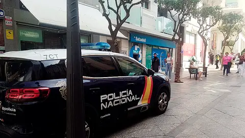 Polic&iacute;a Nacional en el paseo del Revell&iacute;n / Archivo