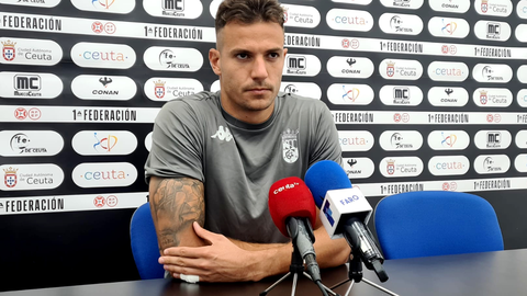 Pedro L&oacute;pez, portero de la AD Ceuta FC