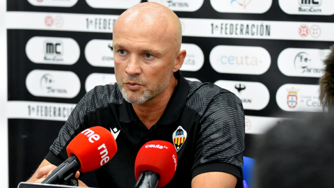 _Dick Schreuder, entrenador del Castell&oacute;n 