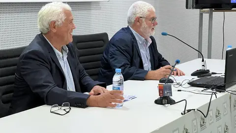 Jos&eacute; Antonio Alarc&oacute;n y Santiago Mart&iacute;n, durante la jornada de hoy/ Dani Hern&aacute;ndez