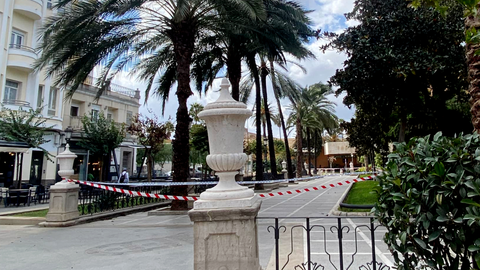 La plaza de &Aacute;frica, cerrada a causa del fuerte viento