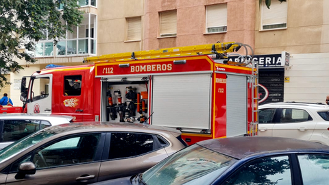 Desalojan un edificio en Parques de Ceuta tras un incendio en el cuarto de contadores