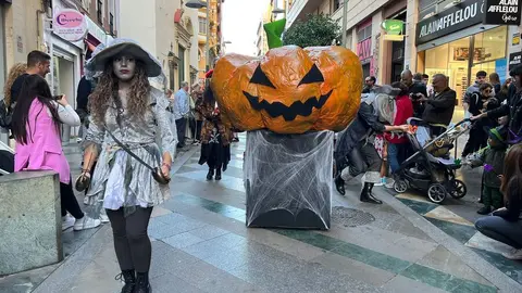 Pasacalles de Halloween / Daniel Hern&aacute;ndez