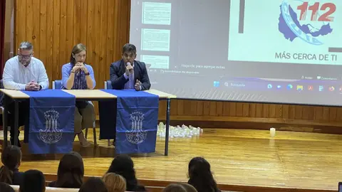 Momento de la charla/ Ciudad Aut&oacute;noma