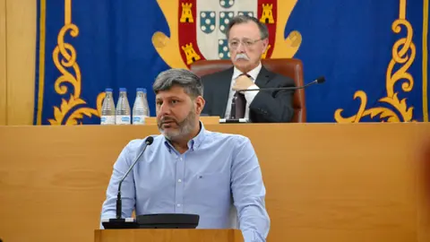  El portavoz de Ceuta Ya! durante su intervenci&oacute;n en el pleno de presupuestos 