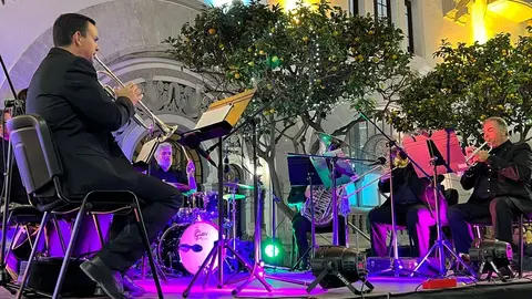 Inauguraci&oacute;n del alumbrado ornamental de Navidad / Daniel Hern&aacute;ndez