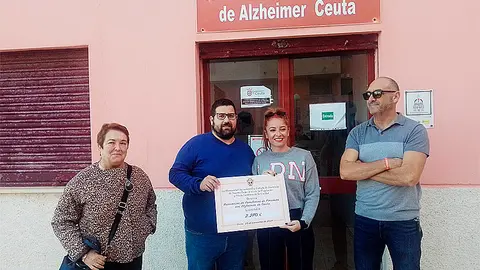 Entrega de la recaudaci&oacute;n del IX Potaje Solidario de la Flagelaci&oacute;n a AFA / C&eacute;sar Mart&iacute;n