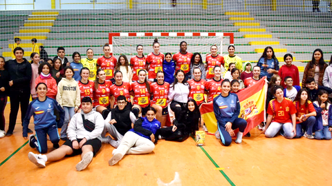 La Selecci&oacute;n Espa&ntilde;ola de balonmano, _muy agradecida a Ceuta_