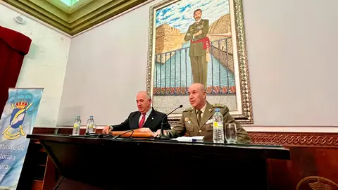 Conferencia sobre los or&iacute;genes de la Guardia Civil en Ceuta / Daniel Hern&aacute;ndez