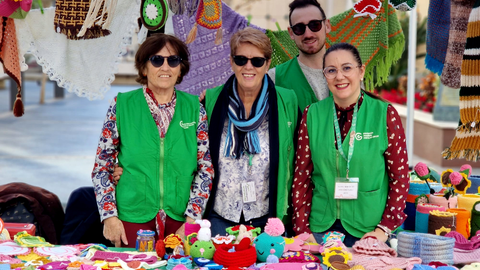El stand de la Asociaci&oacute;n Espa&ntilde;ola Contra el C&aacute;ncer estar&aacute; hasta las 18.00 / Laura Ortiz