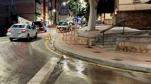 Nueva aver&iacute;a en la red de agua en la avenida Ej&eacute;rcito Espa&ntilde;ol / Susana I&ntilde;esta