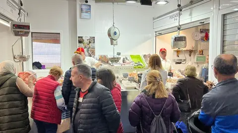 Mercado Central durante el puente de La Inmaculada / C&eacute;sar Mart&iacute;n