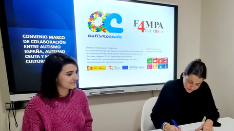 Momento de la firma del convenio entre Fampa 4 Culturas y Autismo Ceuta / Fampa 4 Culturas