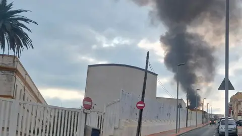 Incendio de un contenedor en el Sarchal