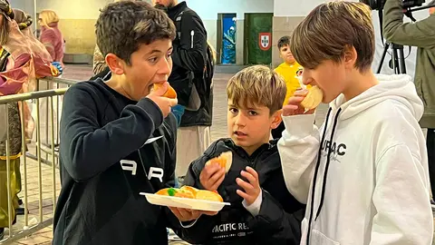 Rosc&oacute;n Solidario en el la Plaza Nelson Mandela / Daniel Hern&aacute;ndez
