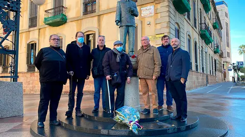 Homenaje a los escoltas de S&aacute;nchez Prado / Pablo Mat&eacute;s