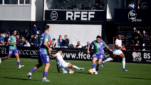Encuentro entre la AD Ceuta FC y el M&aacute;laga / Rafa B&aacute;ez
