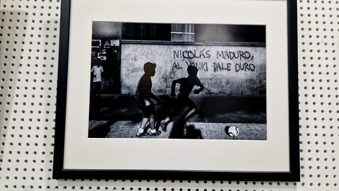 Exposici&oacute;n de 'Miradas' en la Biblioteca P&uacute;blica / Laura Ortiz