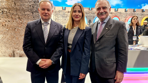 Diputados y Senadores del PP de Ceuta y Melilla en el stand de Fitur
