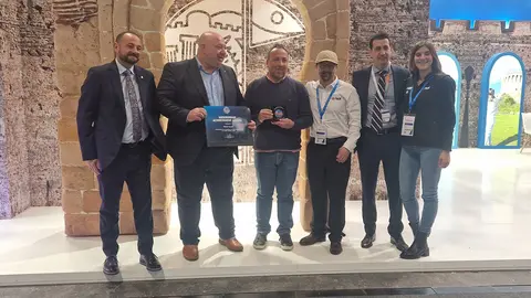 Padi reconoce al consejero de Turismo por sus 35 a&ntilde;os como instructor de buceo / Laura Ortiz