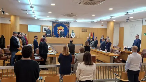  La Asamblea guarda un minuto de silencio en memoria de las v&iacute;ctimas del Holocausto ( L. Ortiz) 
