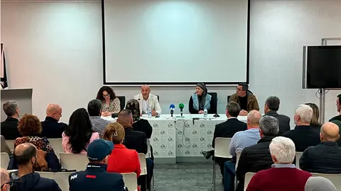 Presentaci&oacute;n de La Hermandad 'El &Aacute;ngulo' / Daniel Hern&aacute;ndez