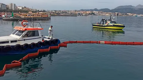 Simulacro de vertidos en el Muelle Alfau / Autoridad Portuaria