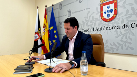 El portavoz del Gobierno en los instantes previos a la rueda de prensa de este martes / C&eacute;sar Mart&iacute;n