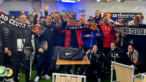 Afici&oacute;n de la AD Ceuta FC desplazada a Huelva 
