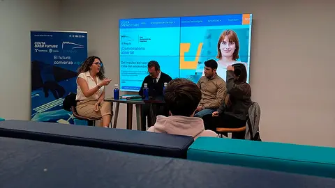 'Di&aacute;logos para emprender, experiencias reales en Ceuta' / C&eacute;sar Mart&iacute;n