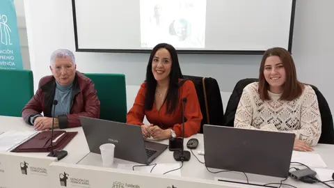 De izquierda a derecha: Mar&iacute;a S&aacute;nchez, Ulkumtum Sordo y Carmen Fern&aacute;ndez/ Juanjo Coronado