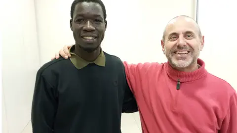 Francoise y Javier, monjes javerianos/ Juanjo Coronado
