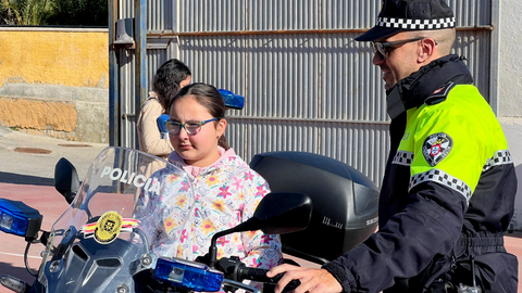La Polic&iacute;a Local conciencia al alumnado del Pr&iacute;ncipe Felipe / Daniel Hern&aacute;ndez
