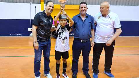Jos&eacute; Carlos Ayala 'Chito en una entrega de trofeos 