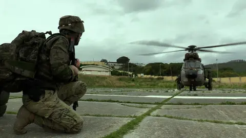 Entrenamiento conjunto de helitransporte