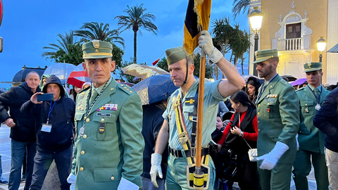Desfile bajo la lluvia del Tercio Duque de Alba Segundo de La Legi&oacute;n  (14)