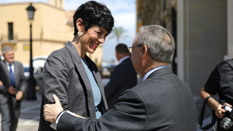 Vivas saluda a la ministra/ Cedida