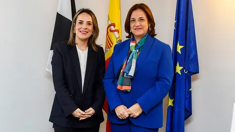 Firma del acuerdo con la Cofrad&iacute;a de &Aacute;frica