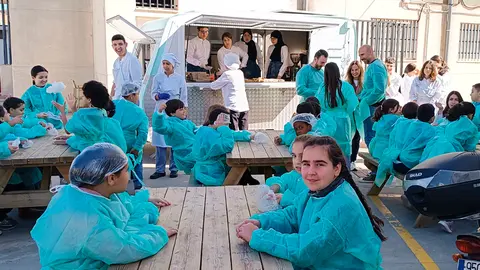 Jornada de convivencia entre el Lope de Vega y el Almina