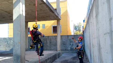 Equipo de rescate vertical de Bomberos Ceuta / C&eacute;sar Mart&iacute;n