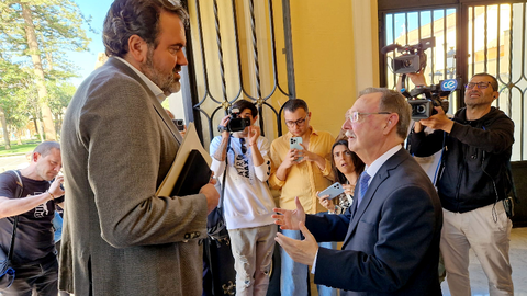 El secretario de Estado de Juventud e Infancia junto al presidente de la Ciudad este martes / Laura Ortiz