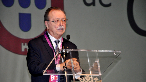 El presidente de la Ciudad, Juan Vivas, durante la inauguraci&oacute;n de Bet On Ceuta / Pablo Mat&eacute;s