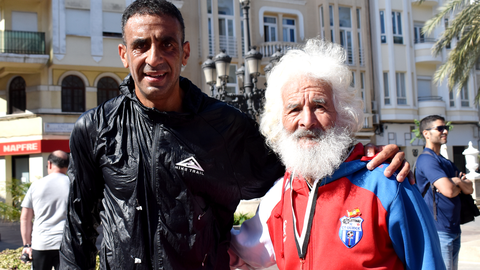 Bily junto al gran Dud&uacute; en llegada de la IV Vuelta al Hacho