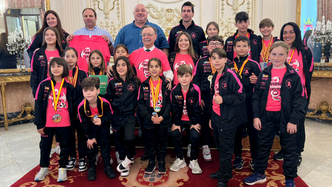 Vivas recibe a toda la familia del k&aacute;rate caballa tras sus grandes &eacute;xitos deportivos 